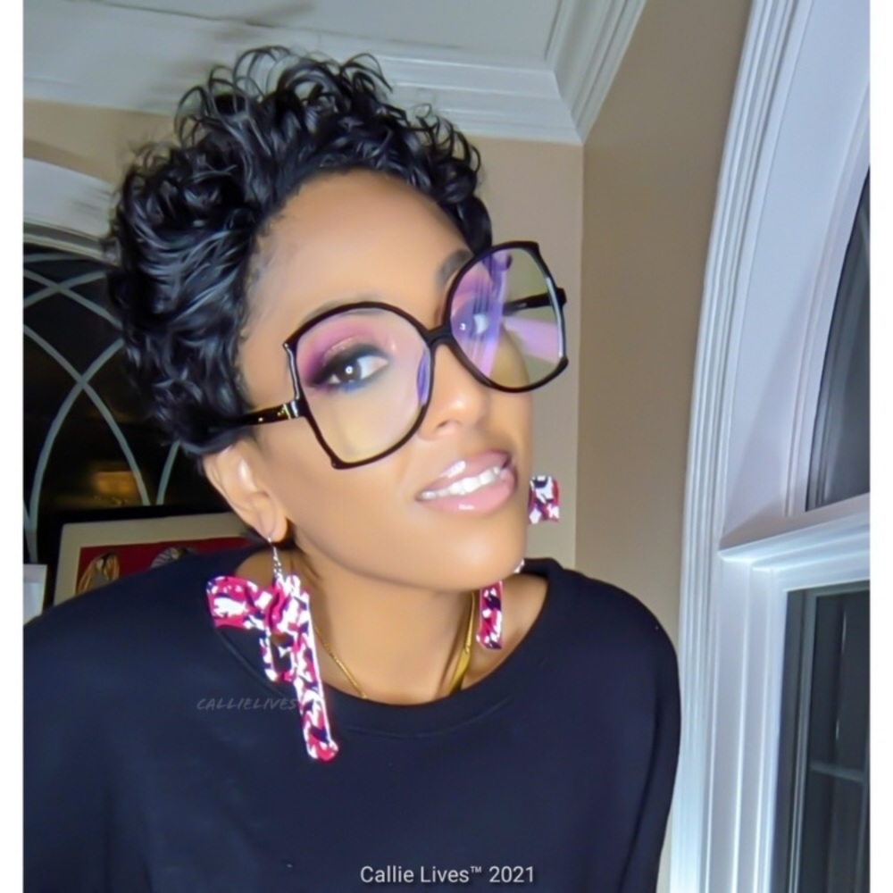 Miz Clearly Smart: Oversized Cat eye Glaases - Picture 6 of 8